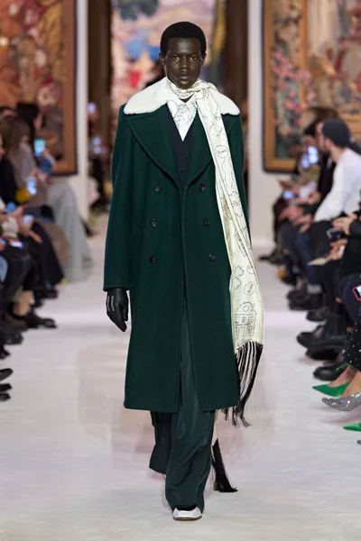 Look 14
